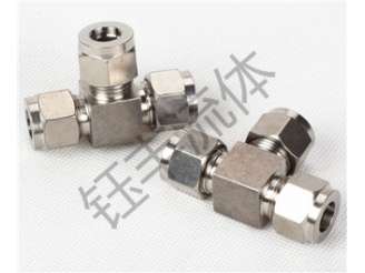 304不锈钢三通中间接头2