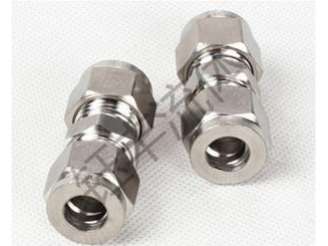 304不锈钢直通中间卡套接头1