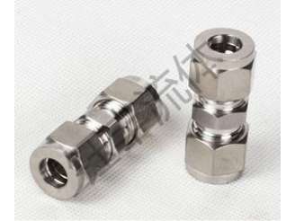 304不锈钢直通中间卡套接头